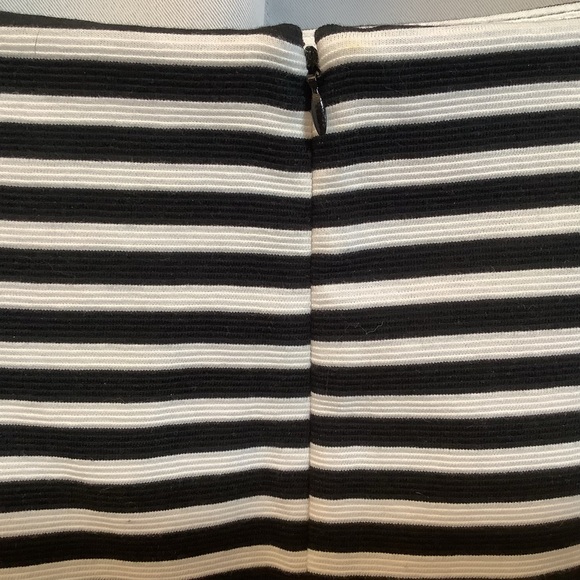 Merona Skirt Ladies Size 14 Stretch Zipper Stripes Cream Black - Picture 2 of 12